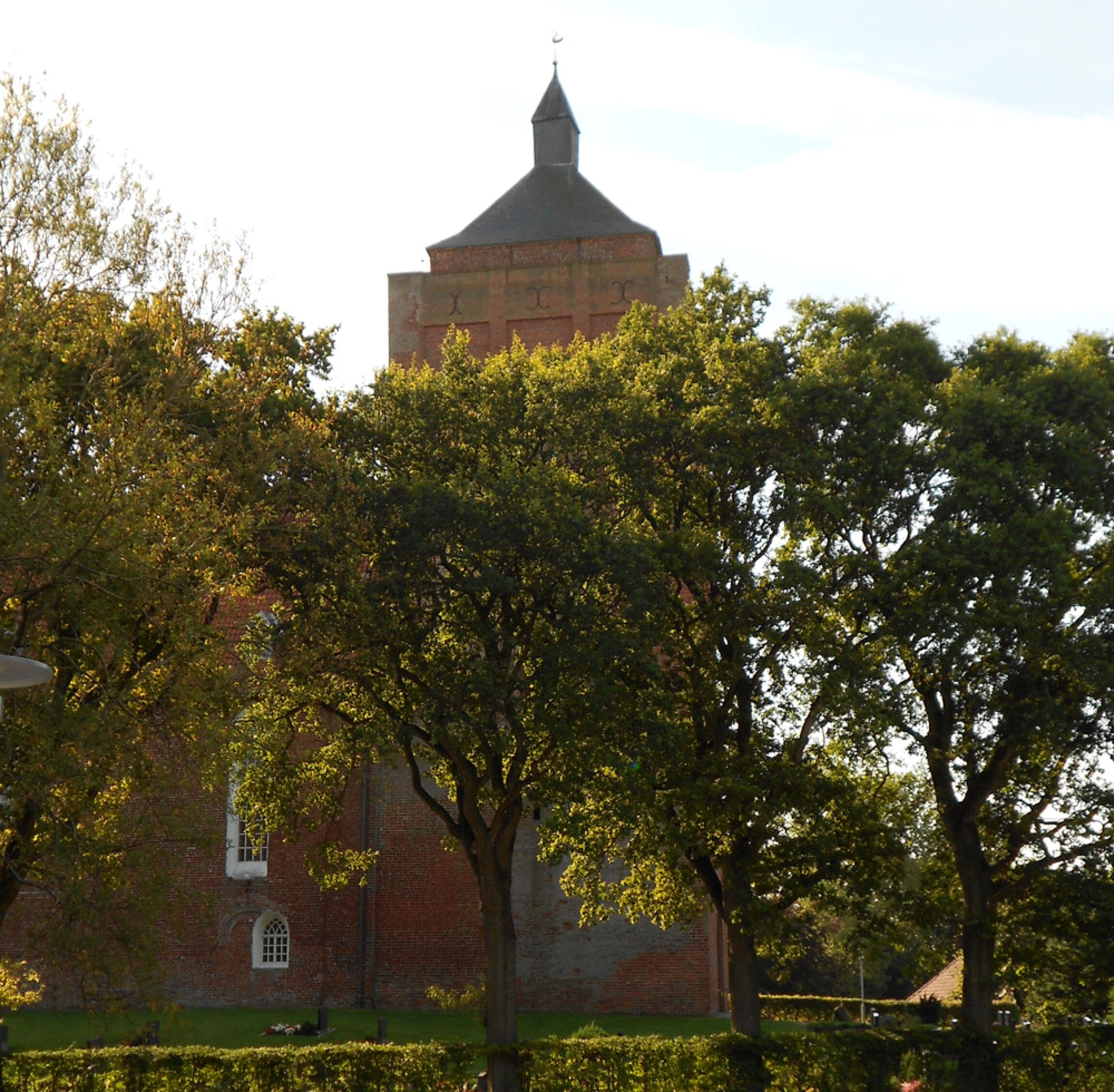kirche-aussen-01